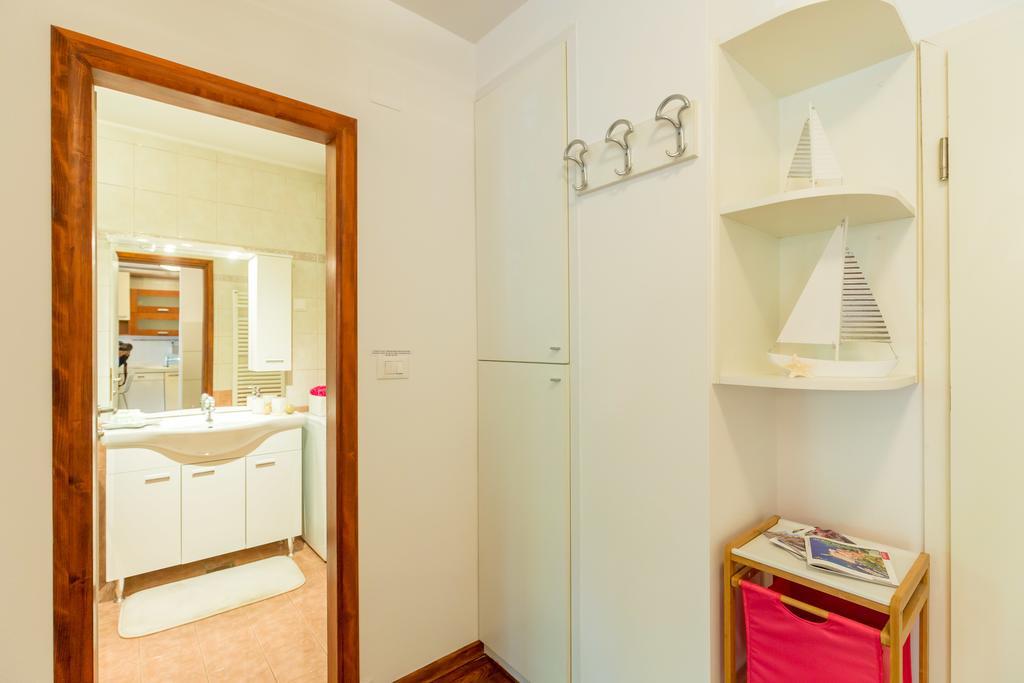 Leona & Borna'S Central Lapad Suites ドゥブロブニク エクステリア 写真